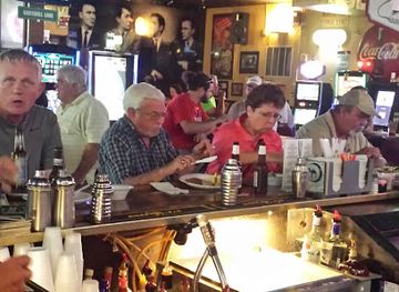 illinois/great-river-road/nightclub/pete-s-lounge