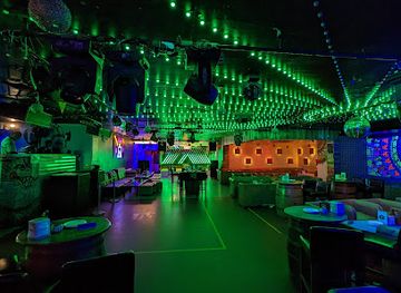 Nolimmits Lounge & Club