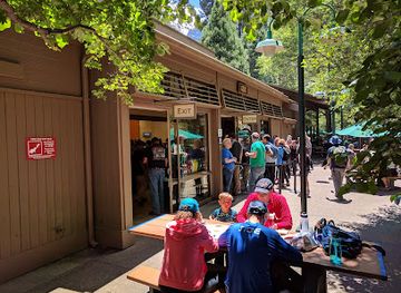 california/yosemite-village/nightclub/village-grill