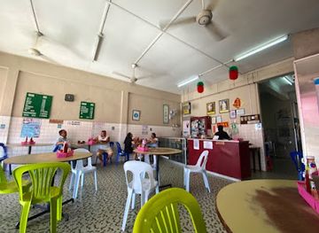 brunei/tutong-river/nightclub/mei-fang-cafe