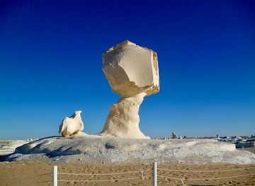 egypt/white-desert-national-park/nightclub/desert-blanc