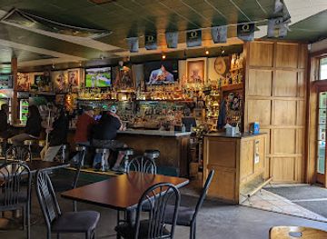 M & J Tavern