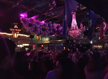 illinois/aurora/nightclub/saddle-up-at-q-saloon-and-eatery