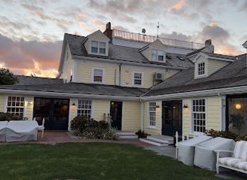 massachusetts/nantucket/nightclub/the-westmoor-club