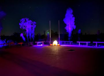 australia/uluru-kata-tjuta-national-park/nightclub/desal-entertainment