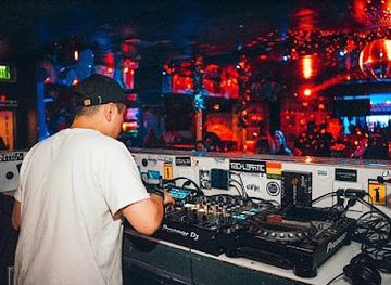 california/hollywood/hollywood-hills/nightclub/station1640