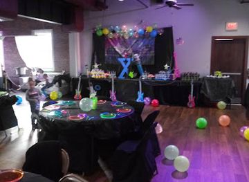 213 Lux Lounge