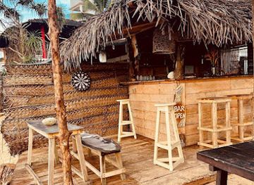 sri-lanka/hikkaduwa/nightclub/bikini-bottom-hostel-bar