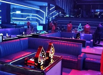 cambodia/sihanoukville/serendipity-beach/nightclub/bentley-club