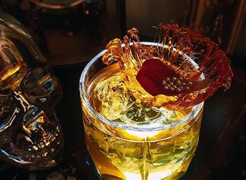 latvia/riga/art-nouveau-district/nightclub/violet-bar