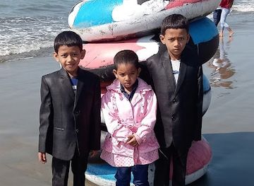 bangladesh/bandarban-hill-tracts/nightclub/karim-mansion