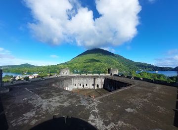 indonesia/banda-islands/nightclub/fort-belgica