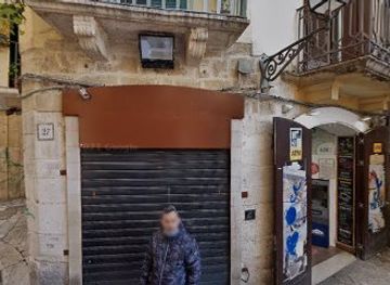 italy/bari/bari-vecchia/nightclub/al-chupito