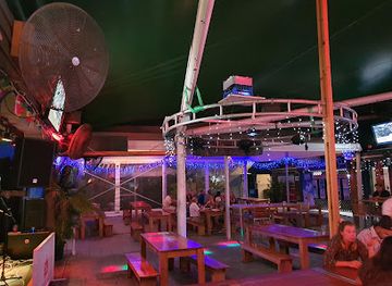 Beaches Bar & Grill
