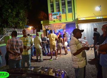 jamaica/runaway-bay-area/nightclub/beer-vybes-sports-bar