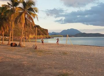 Inon's Beach Bar