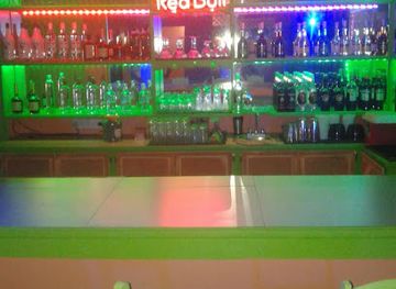 saint-vincent-and-the-grenadines/saint-george/nightclub/beach-view-mansion