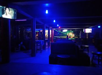 uganda/murchison-falls-national-park/nightclub/cue-arena