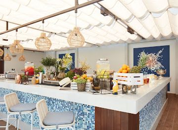 united-arab-emirates/umm-al-quwain/nightclub/pool-bar