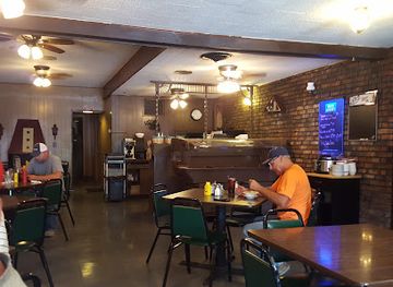 illinois/matthiessen-state-park/nightclub/joy-and-ed-s-bar-and-grill