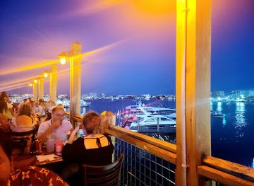 florida/destin/nightclub/aj-s-seafood-oyster-bar