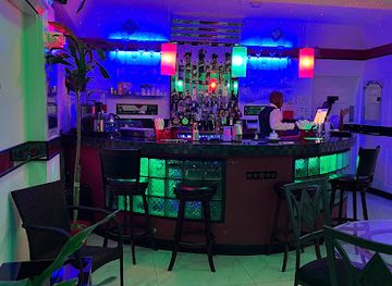 De After 4 Lounge