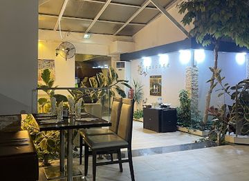 algeria/tlemcen/bab-el-kasbah/nightclub/l-equinoxe