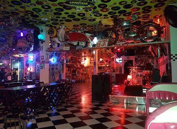 brazil/litoral-norte/nightclub/cadillac-vintage-bar