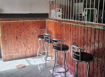 the-bahamas/crooked-island/nightclub/the-hotspot-restaurant-and-bar