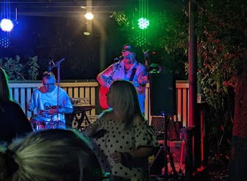 australia/grampians/nightclub/halls-gap-tavern