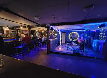 vermont/mount-mansfield/nightclub/center-street-alley