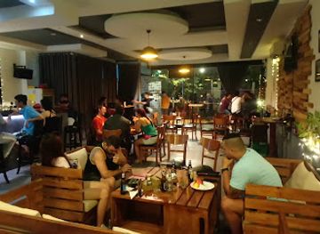 vietnam/vung-tau/front-beach/nightclub/cask-bar