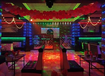 uzbekistan/tashkent/chilanzar/nightclub/zara-resto-bar