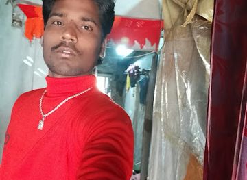 nepal/chitwan/bharatpur/nightclub/mom-son