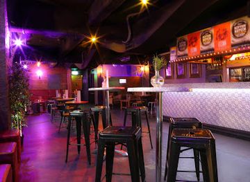 australia/melbourne/nightclub/chaise-lounge