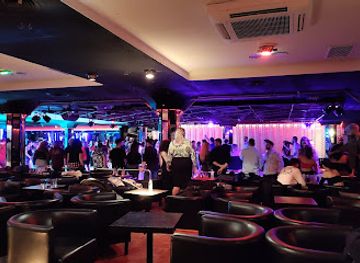 spain/cadiz/nightclub/diwali