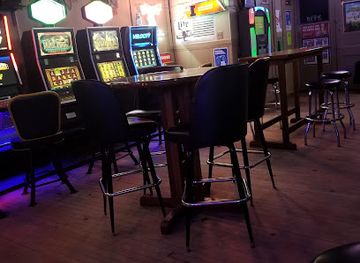 illinois/starved-rock-state-park/nightclub/elle-s-tap