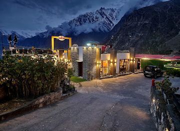 pakistan/hunza-valley/nightclub/hard-rock-hunza-high-rock-hunza-resort-villas