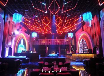 indonesia/yogyakarta/malioboro/nightclub/liquid-club