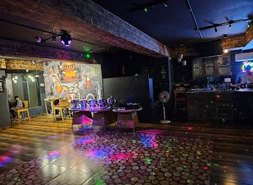 india/bhopal/nightclub/high-five-barrel-and-reserves-club-lounge-in-bhopal