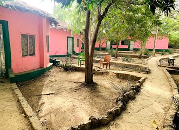 the-gambia/janjanbureh-island/nightclub/sensending-hotel