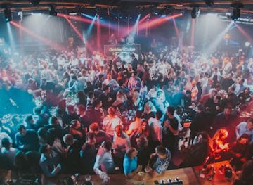 GoldenCube - Night Club
