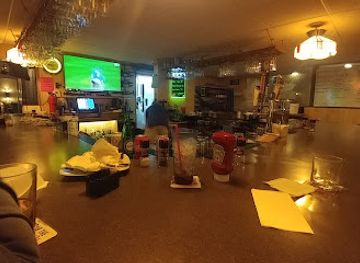 Quindt's Towne Lounge Restaurant & Bar