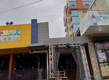 B-Max Lounge, Restaurant & Comfy Night Club