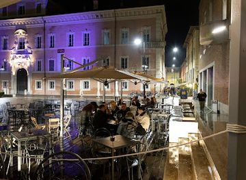 italy/ravenna/nightclub/fellini-scalino-cinque