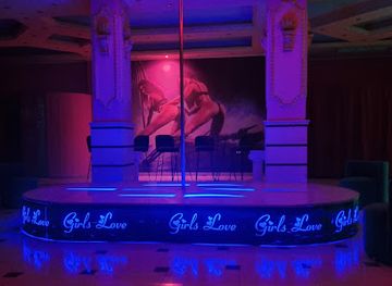Girls Love Strip