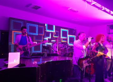 italy/umbria/nightclub/gradisca-club-brooklyn-dancing