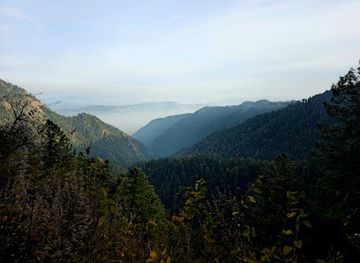 pakistan/ayubia-national-park/nightclub/pipeline-track-starting-point
