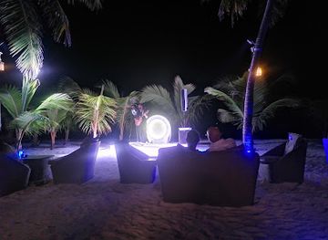 maldives/dhaalu-atoll/nightclub/paradise-bar