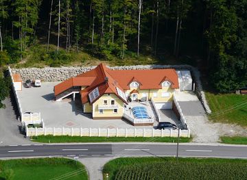 austria/salzkammergut-lakes/nightclub/nachtclub-dolce-vita